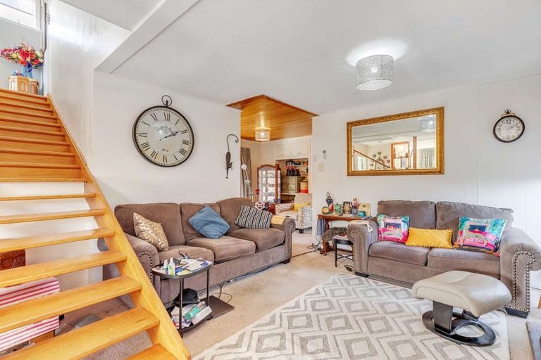 Photo of property in 13 Waimarie Avenue, Paraparaumu, 5032