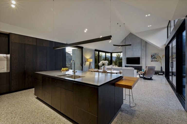 Photo of property in 24 Double Cone Road, Jacks Point, Queenstown, 9371