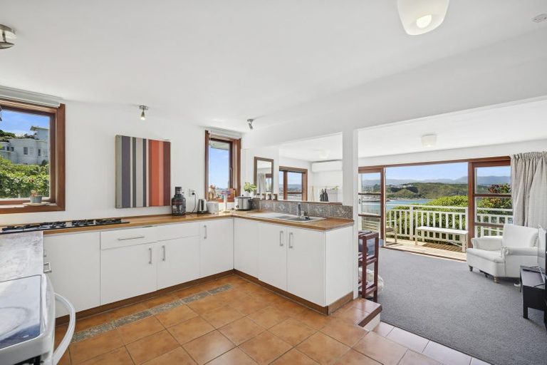 Photo of property in 49 Hungerford Road, Lyall Bay, Wellington, 6022