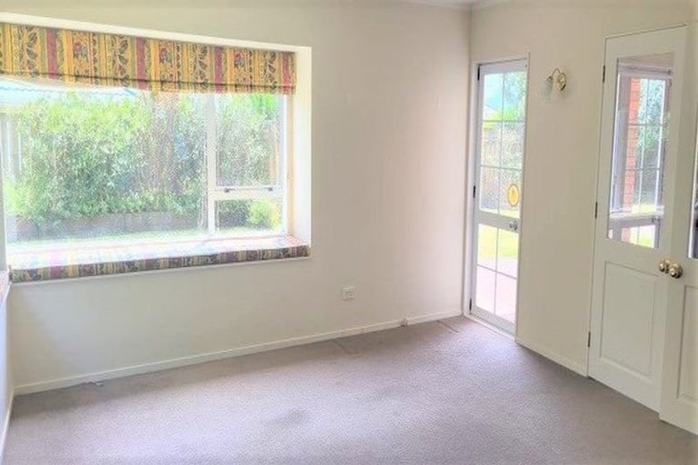 Photo of property in 43 Joseph Banks Drive, Whitby, Porirua, 5024