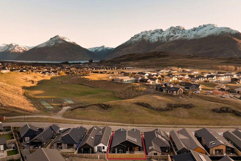 Photo of property in 50 Muster Road, Jacks Point, 9371