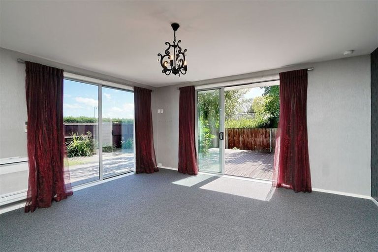 Photo of property in 2/275 Hendersons Road, Hoon Hay, Christchurch, 8025