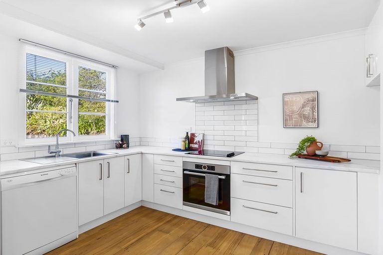 Photo of property in 124a Seaview Road, Paraparaumu Beach, Paraparaumu, 5032