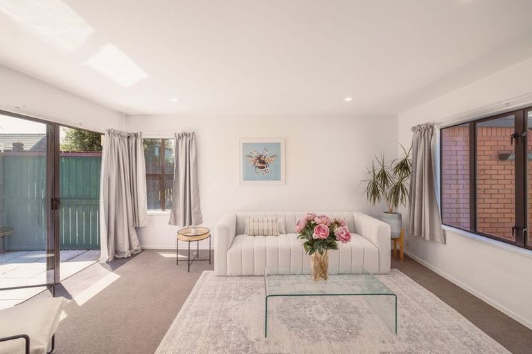 Photo of property in 12/415 Mairehau Road, Parklands, Christchurch, 8083