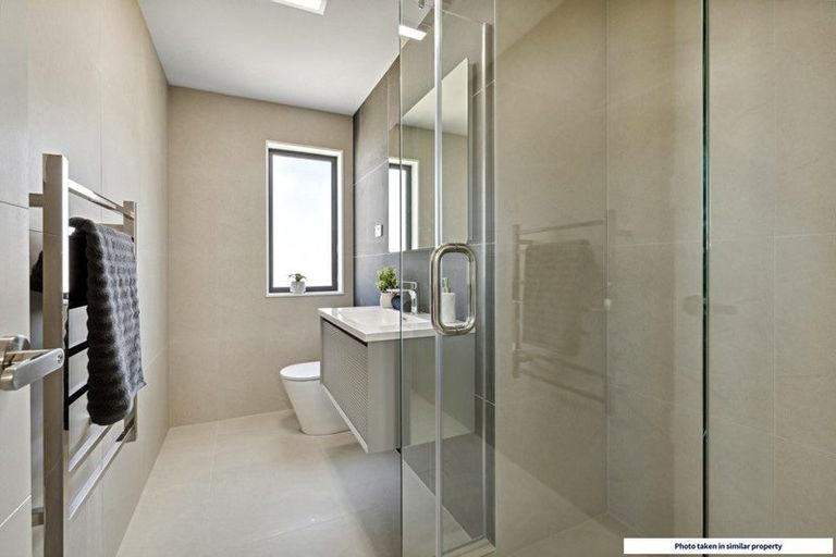 Photo of property in 2 Paretao Street, Massey, 0614