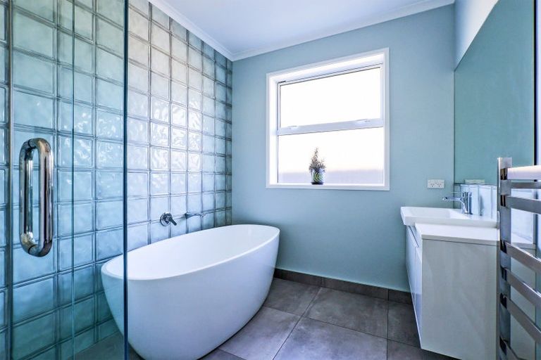 Photo of property in 19 Manapouri Street, Poraiti, Napier, 4112