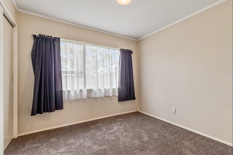 Photo of property in 3 Nikau Street, Levin, 5510