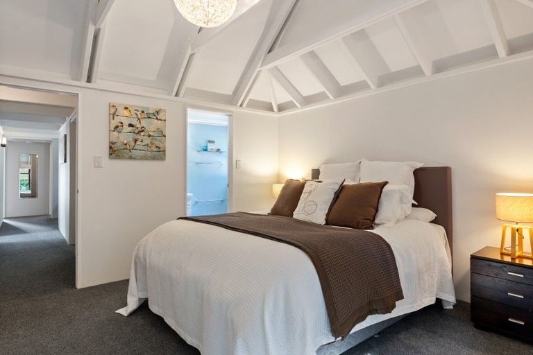 Photo of property in 5 Cassis Place, Crofton Downs, Wellington, 6035