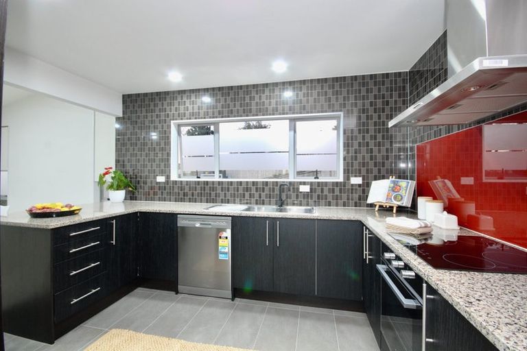 Photo of property in 21a Kia Ora Road, Beach Haven, Auckland, 0626