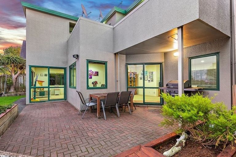 Photo of property in 151 Colwill Road, Massey, Auckland, 0614