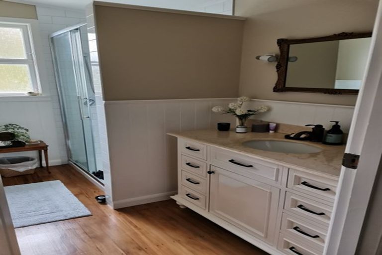 Photo of property in 21 Church Street, Waipawa, 4210