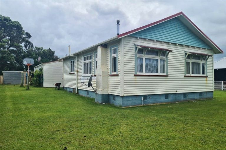 Photo of property in 10 Tennyson Street, Opunake, 4616