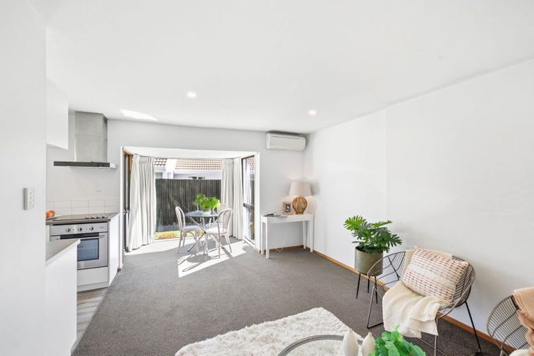 Photo of property in 5/4 Broadbent Street, Riccarton, Christchurch, 8041