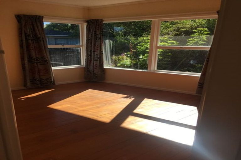 Photo of property in 2 Totara Grove, Hillcrest, Auckland, 0627