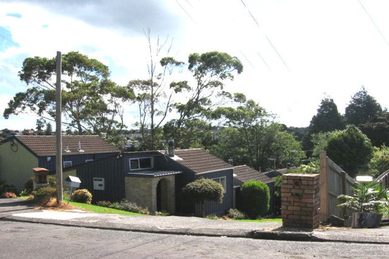 Photo of property in 19 Howard Road, Northcote, Auckland, 0627