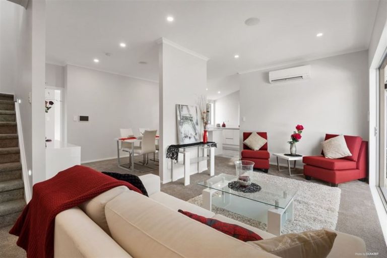 Photo of property in 61a Simpson Road, Ranui, Auckland, 0612