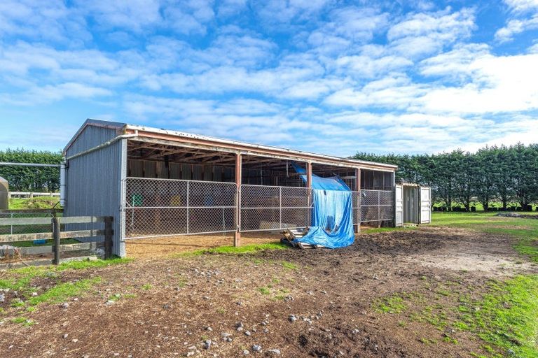 Photo of property in 593 Waikawa Beach Road, Waikawa Beach, Levin, 5573