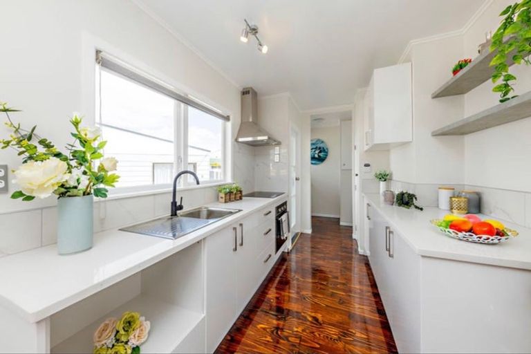 Photo of property in 24 President Avenue, Papakura, 2110