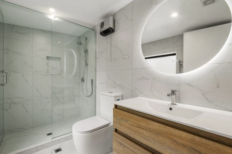 Photo of property in 61a Knights Road, Rothesay Bay, Auckland, 0630