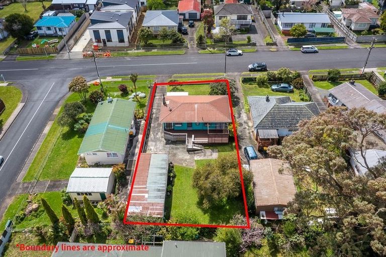 Photo of property in 12 Garelja Road, Henderson, Auckland, 0612