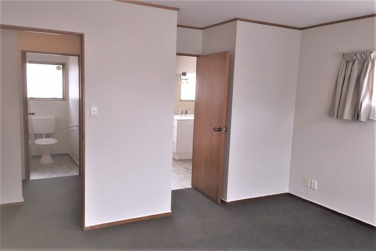 Photo of property in 141 Parrs Cross Road, Glen Eden, Auckland, 0612