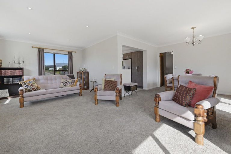Photo of property in 35 Clivedene Street, Matua, Tauranga, 3110