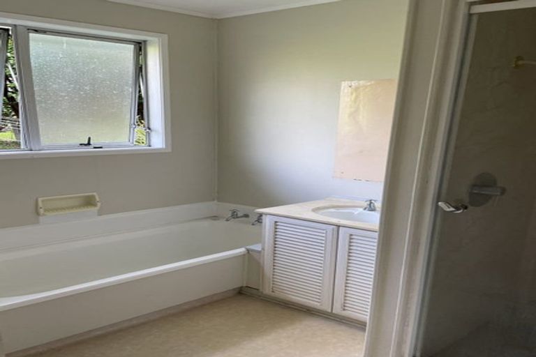 Photo of property in 7 Celeste Place, Totara Vale, Auckland, 0627