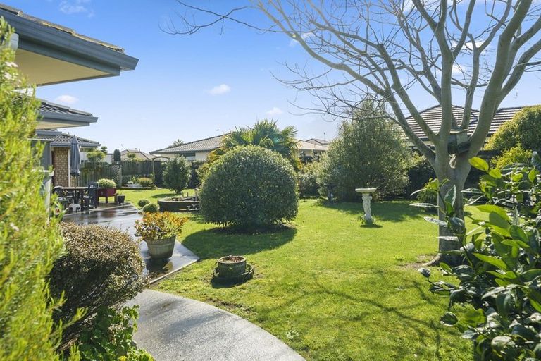 Photo of property in 15 San Priamo Place, Paraparaumu Beach, Paraparaumu, 5032