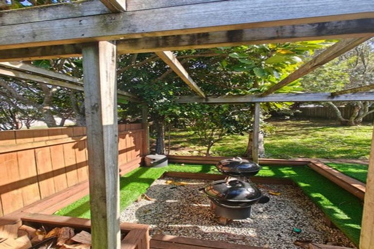 Photo of property in 4 Cranston Street, Torbay, Auckland, 0632