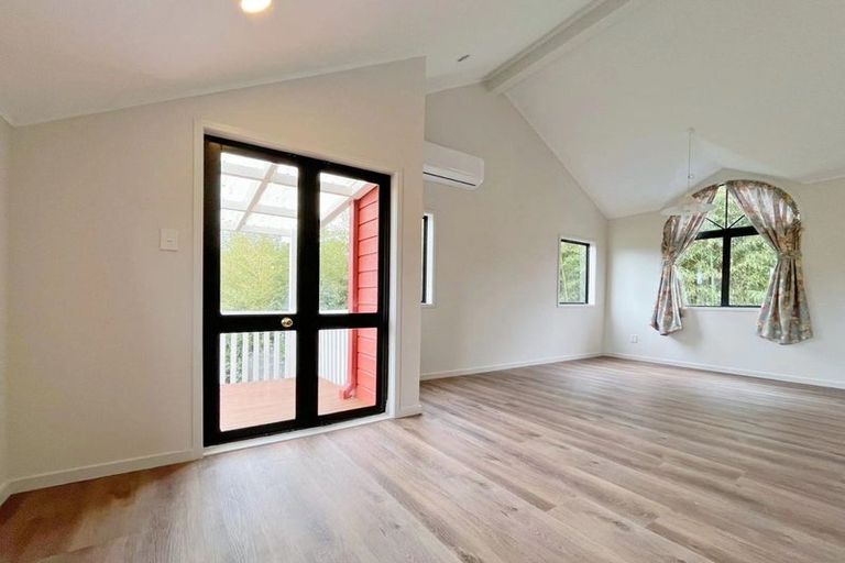 Photo of property in 1/41 Howard Road, Northcote, Auckland, 0627