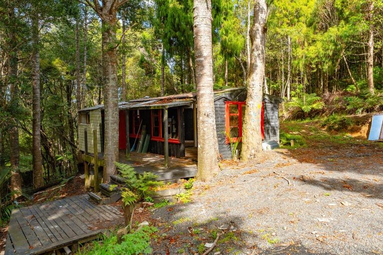 Photo of property in 14 Te Aute Ridge Road, Waitakere, Henderson, 0781