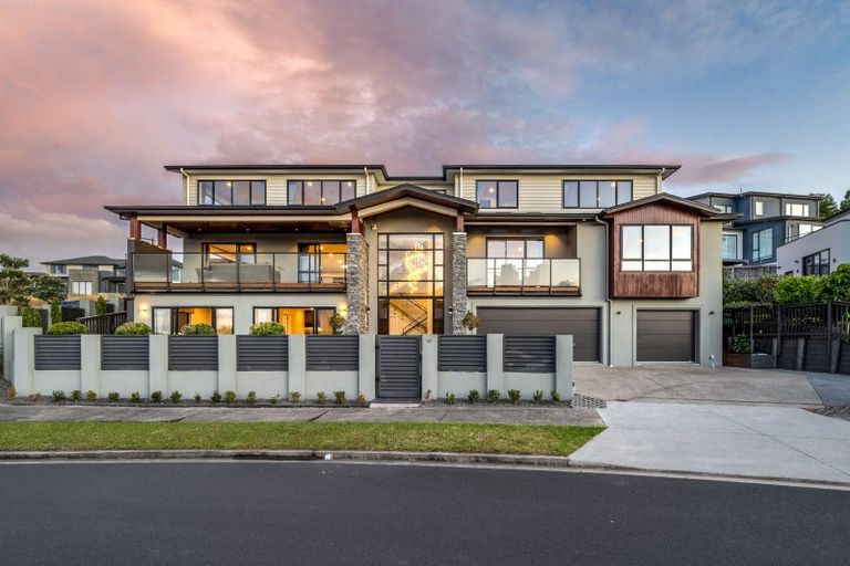 Photo of property in 45 Armstrong Farm Drive, East Tamaki Heights, Auckland, 2016
