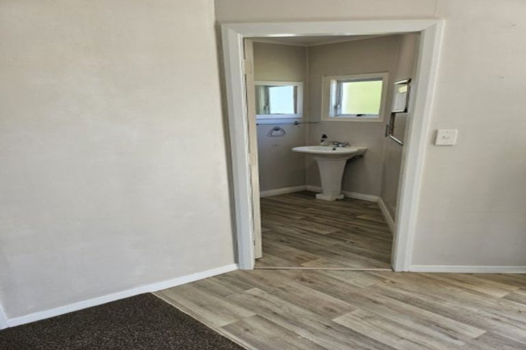 Photo of property in 21 Crawford Road, Kilbirnie, Wellington, 6022