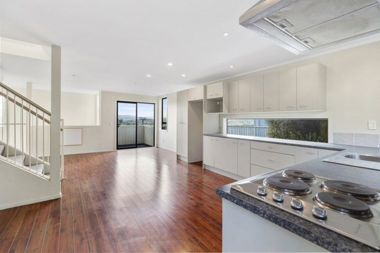 Photo of property in 37 Pikarere Street, Titahi Bay, Porirua, 5022