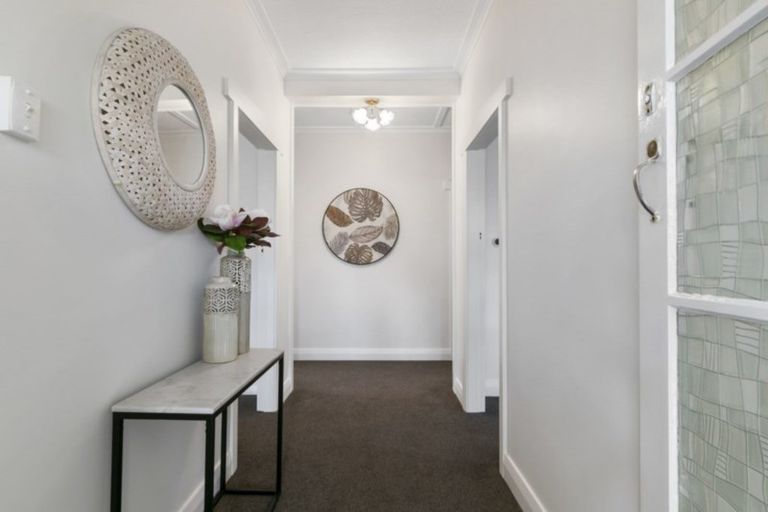 Photo of property in 43a Cambridge Terrace, Waiwhetu, Lower Hutt, 5010