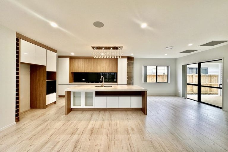 Photo of property in 60 Castlebane Drive, Flat Bush, Auckland, 2019