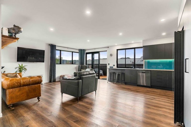 Photo of property in 5 Manatu Close, Whangamata, 3691