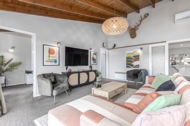 Photo of property in 4 Lane Crescent, Tawa, Wellington, 5028