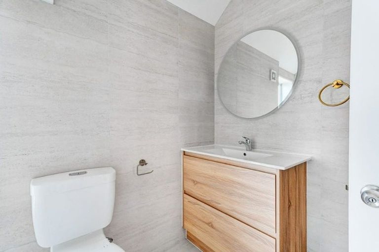 Photo of property in 3 Charles Prevost Drive, The Gardens, Auckland, 2105
