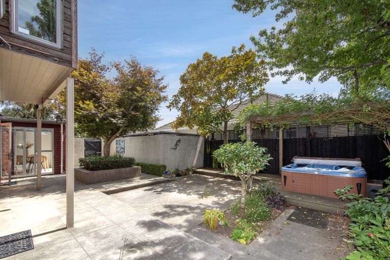 Photo of property in 11 Mclellan Place, Ilam, Christchurch, 8041