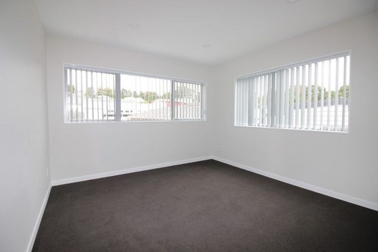 Photo of property in 4 Kearney Place, Massey, Auckland, 0614