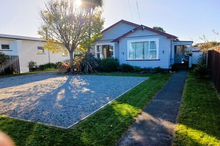 Photo of property in 23 Gladstone Street, Westport, 7825