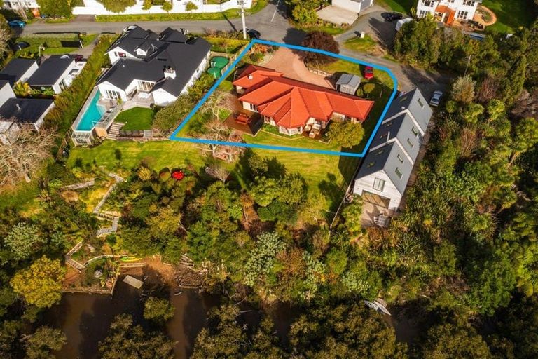 Photo of property in 41 Kent Terrace, Riverhead, 0820