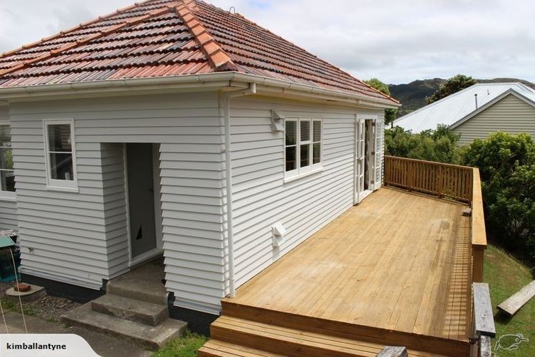 Photo of property in 8 Rodney Street, Northland, Wellington, 6012