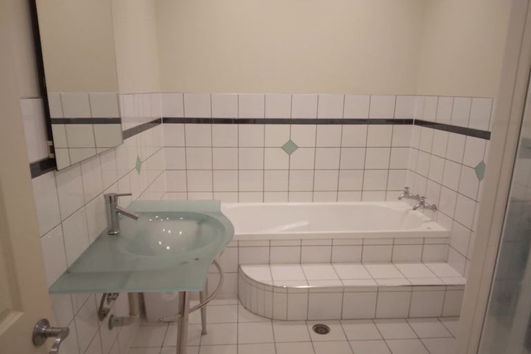 Photo of property in Hb Apartments, 8/3 Holland Street, Te Aro, Wellington, 6011