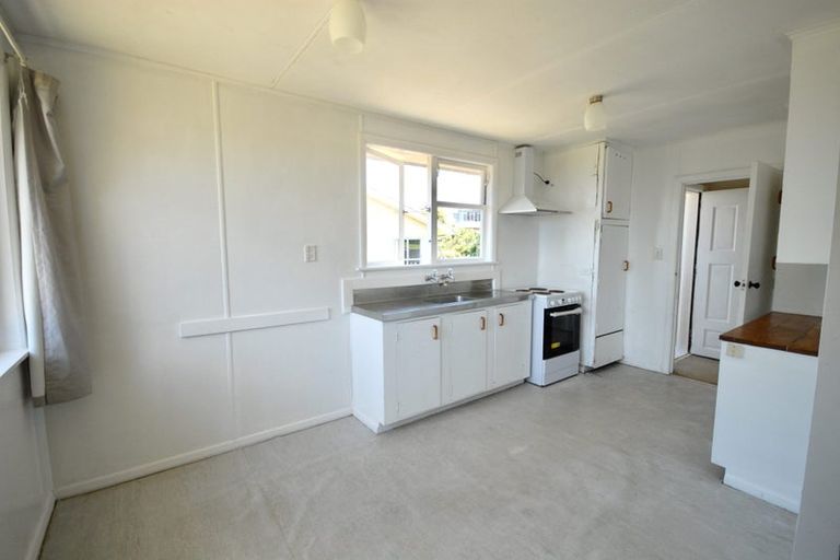 Photo of property in 51 Potter Avenue, Northcote, Auckland, 0627