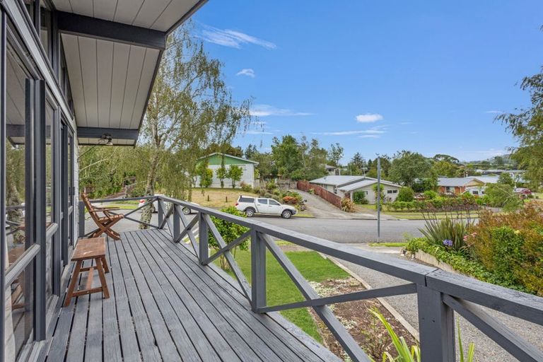 Photo of property in 9 Leeton Drive, Waipukurau, 4200