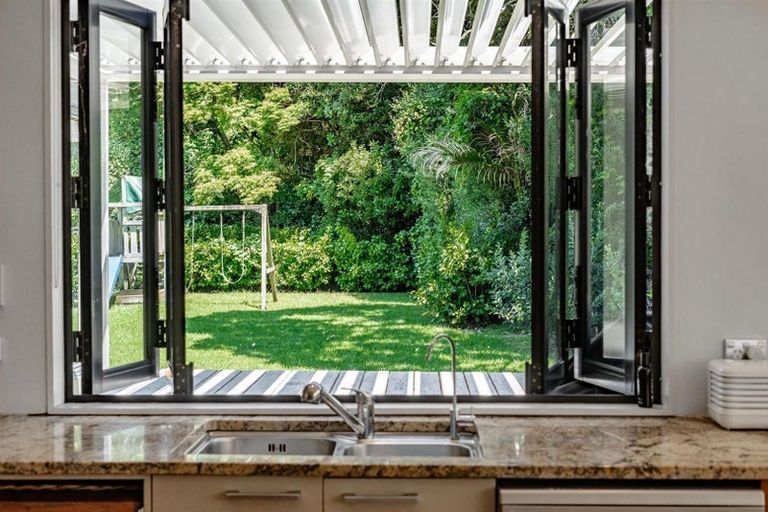 Photo of property in 11 Audrey Road, Takapuna, Auckland, 0620