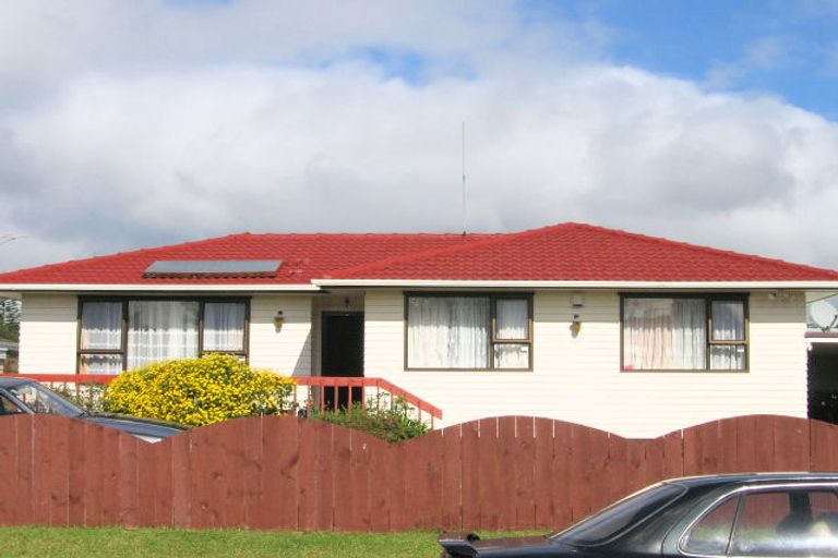Photo of property in 19 Grimshaw Place, Henderson, Auckland, 0612