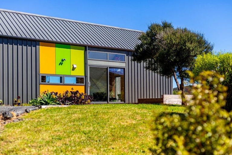 Photo of property in 80 Southernthread Road, Brooklyn, Wellington, 6021